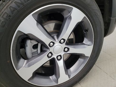 Used 2023 Jeep Grand Cherokee 4WD 4xe image 31