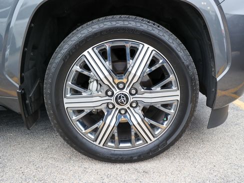 Used 2024 Toyota Sequoia Capstone image 15