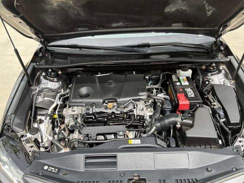 Used 2019 Toyota Camry LE image 33