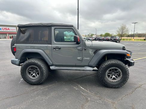 Used 2019 Jeep Wrangler Sport AWD/4WD image 6