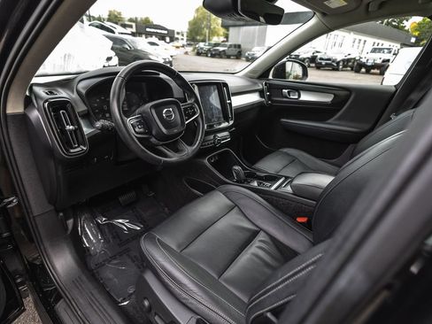 Used 2019 Volvo XC40 T5 Momentum AWD/4WD image 15