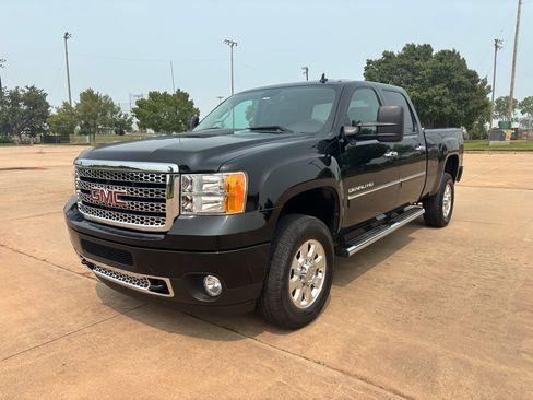 Used 2013 GMC Sierra 2500 Denali image 3