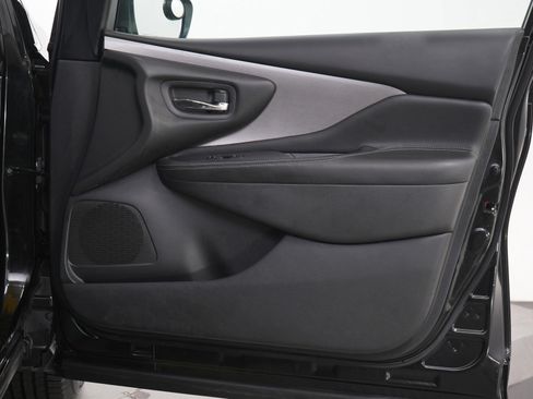 Used 2019 Nissan Murano S image 10