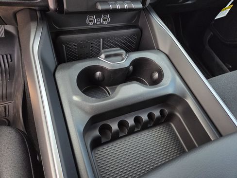 New 2026 RAM 1500 Big Horn AWD/4WD image 9