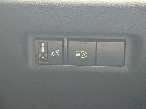 Used 2023 Toyota RAV4 AWD Hybrid image 23