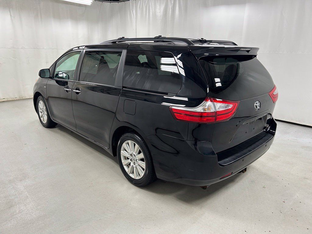 Used 2017 Toyota Sienna XLE Premium AWD/4WD image 6