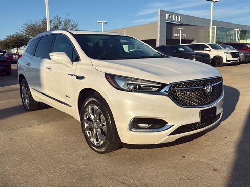 Used 2020 Buick Enclave Avenir w/ Avenir Technology Package image 2