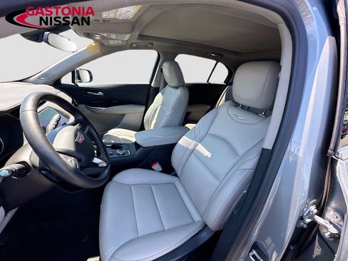 Used 2023 Cadillac XT4 Premium Luxury w/ Cold Weather Package FWD image 26