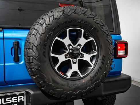 Used 2022 Jeep Wrangler Sport S image 17