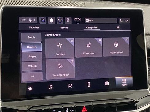 New 2025 Jeep Compass Latitude w/ Sun & Sound Group image 8