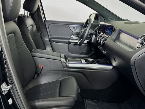 Certified 2025 Mercedes-Benz GLA 250 image 7