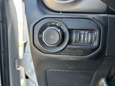 Used 2022 Jeep Wrangler Unlimited Sport image 18