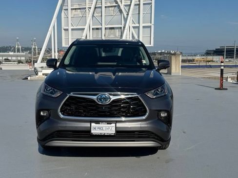 Used 2023 Toyota Highlander Platinum AWD/4WD image 8