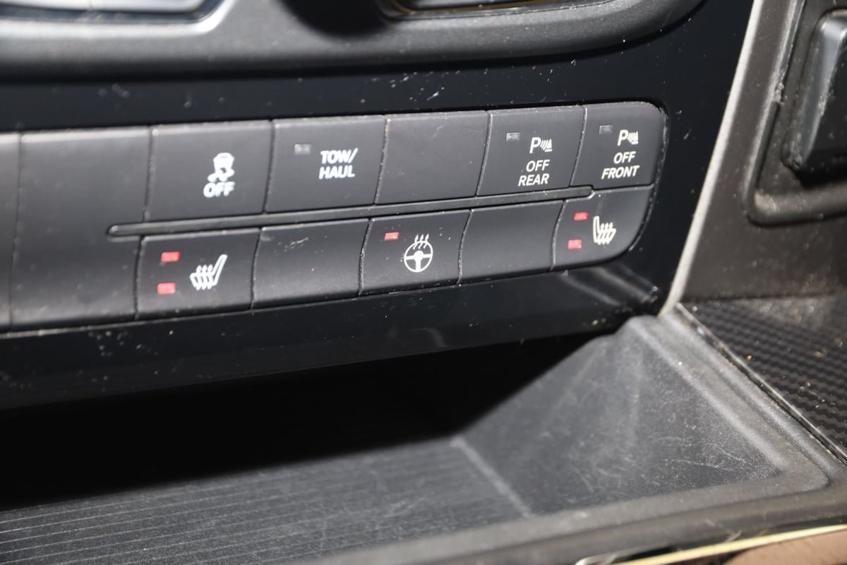 Used 2016 RAM 1500 Sport w/ Stinger Yellow Sport Package AWD/4WD image 8