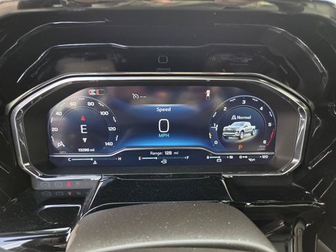 Used 2025 Chevrolet Silverado 1500 LT w/ Texas Edition Plus RWD image 19
