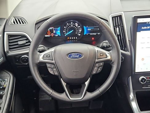 Used 2023 Ford Edge Titanium image 14