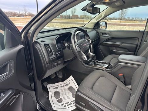 Used 2017 GMC Canyon SLE image 11