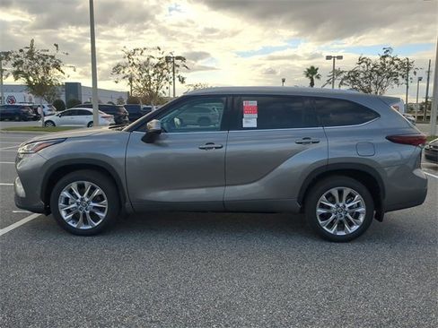 New 2026 Toyota Highlander Limited image 7
