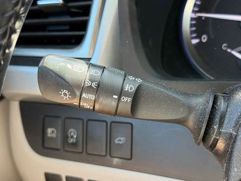 Used 2017 Toyota Highlander XLE AWD/4WD image 21