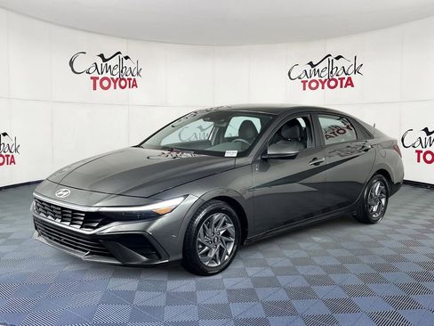 Used 2024 Hyundai Elantra SEL image 4