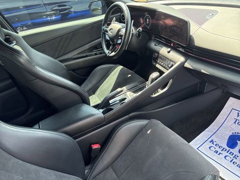 Used 2022 Hyundai Elantra N w/ Preferred Accessory Package FWD image 4