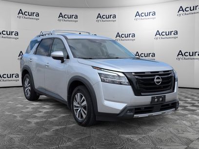 Used 2023 Nissan Pathfinder SL w/ Lighting Package (N92)