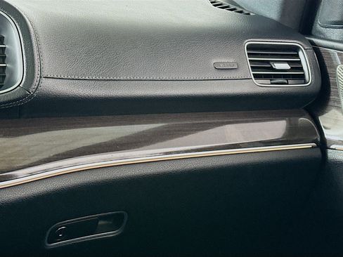 Used 2022 Mercedes-Benz GLS 450 4MATIC w/ AMG Line Exterior image 16