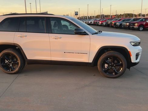 New 2025 Jeep Grand Cherokee Limited w/ Black Appearance Package RWD image 2