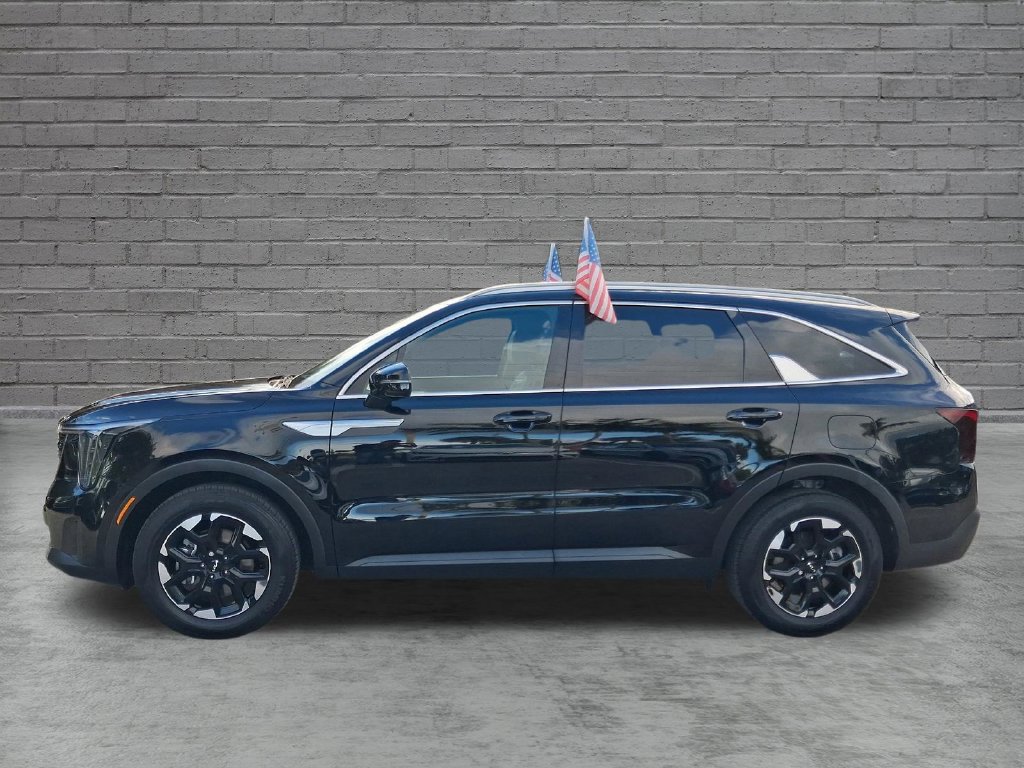 Used 2025 Kia Sorento S FWD image 4
