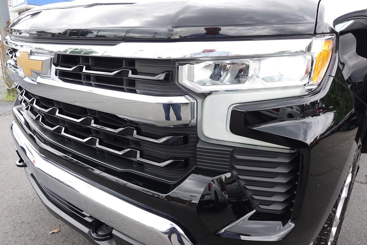 Used 2024 Chevrolet Silverado 1500 LT AWD/4WD image 53