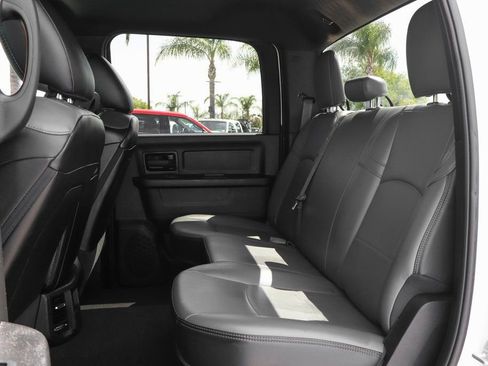 Used 2021 RAM 5500 Tradesman w/ Chrome Appearance Group RWD image 32
