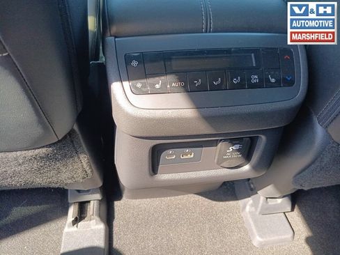 Used 2023 Nissan Pathfinder Platinum AWD/4WD image 23