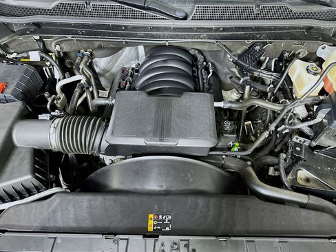 Used 2025 Chevrolet Silverado 2500 LT w/ Convenience Package image 9