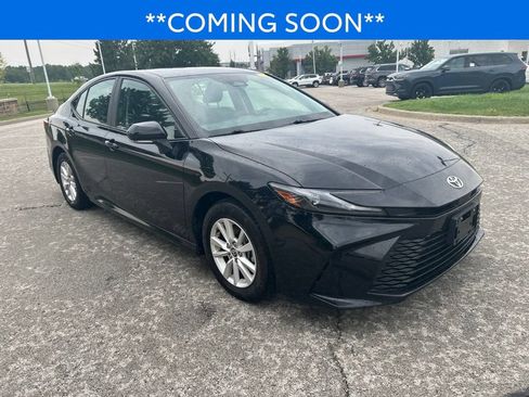 Certified 2025 Toyota Camry LE FWD image 3