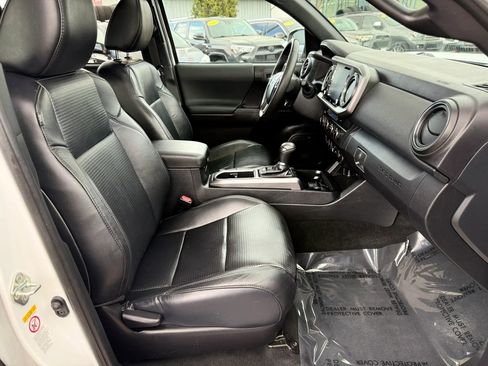 Used 2020 Toyota Tacoma TRD Off-Road w/ TRD Premium Off Road Package image 23