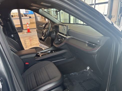 Used 2025 Ford Explorer ST-Line image 21