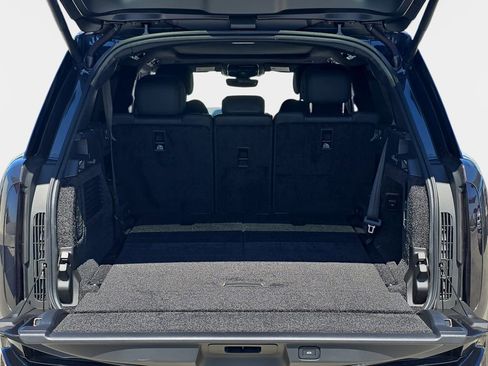 New 2026 Land Rover Range Rover Long Wheelbase SE AWD/4WD image 12