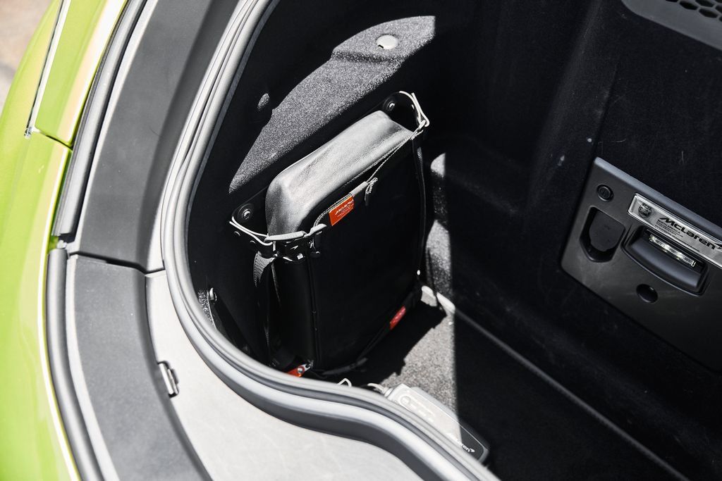 Used 2023 McLaren GT RWD image 18