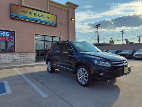Used 2016 Volkswagen Tiguan SE FWD image 3