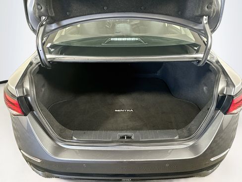 Used 2025 Nissan Sentra SR FWD image 27