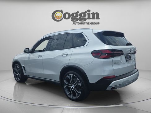 Certified 2024 BMW X5 sDrive40i w/ Parking Assistance Package RWD image 3