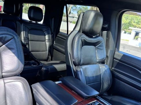 Used 2021 Lincoln Navigator L Reserve AWD/4WD image 16