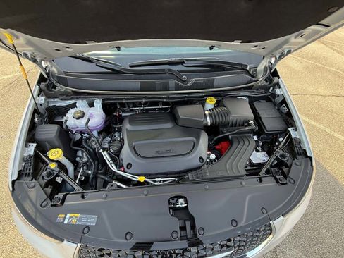 New 2026 Chrysler Pacifica Limited image 19