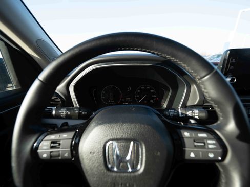 Used 2024 Honda Pilot Touring image 15