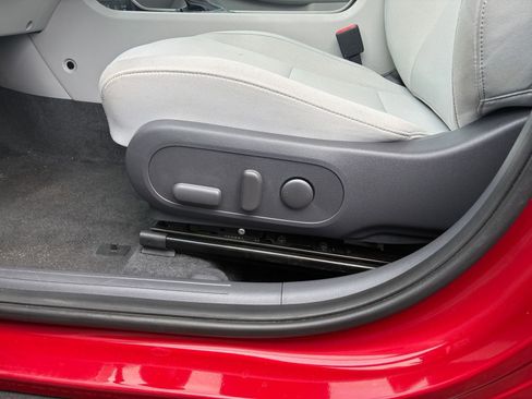 Used 2025 Hyundai Kona SEL image 23