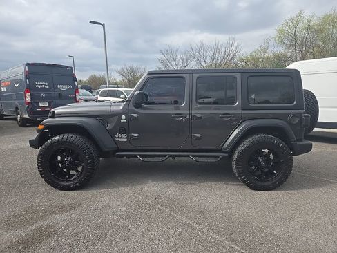 Used 2018 Jeep Wrangler Unlimited Sport S image 4