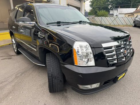 Used 2012 Cadillac Escalade AWD image 12