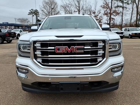 Used 2018 GMC Sierra 1500 SLT image 2