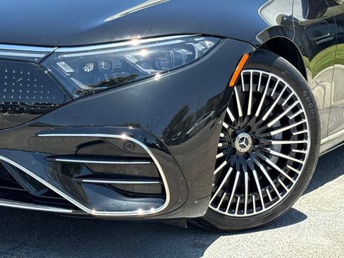 Used 2022 Mercedes-Benz EQS 580 4MATIC Sedan image 3