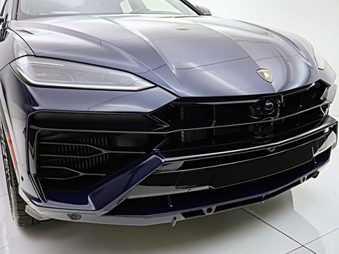 Used 2025 Lamborghini Urus SE AWD/4WD image 8